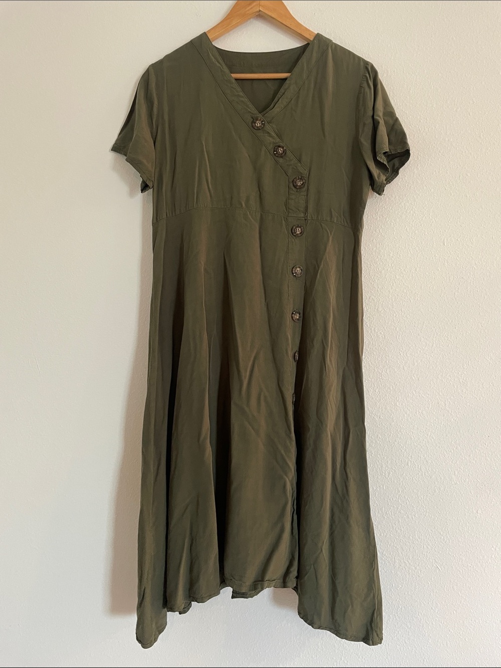 Boutique Olive Green Button-Front Short Sleeve Midi Dress